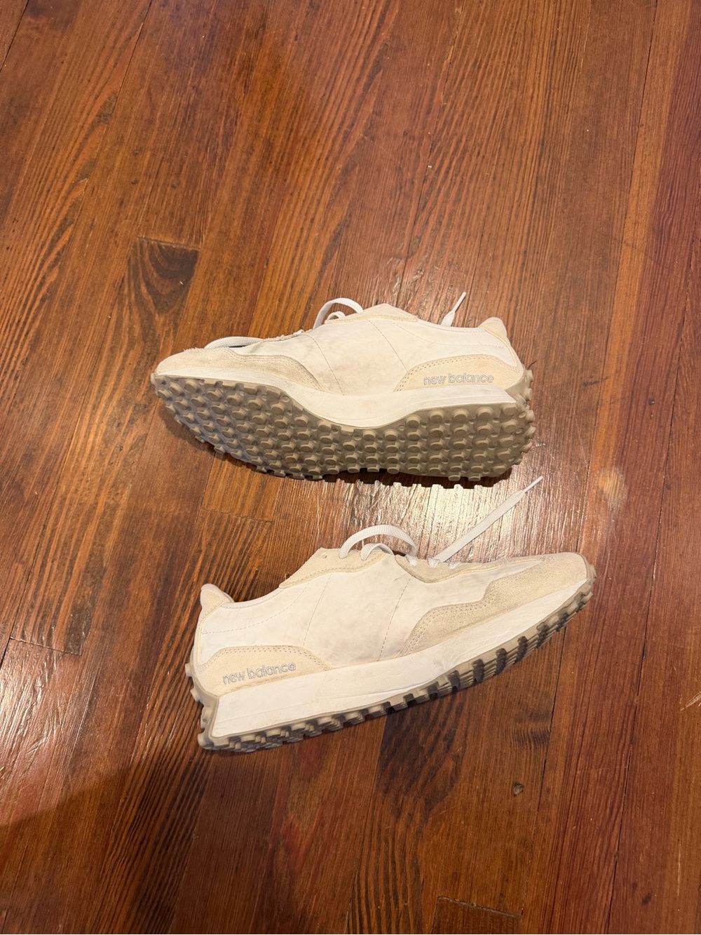 New Balance Cream & Light Gray Retro Lace-Up Sneakers - Picture 3 of 4